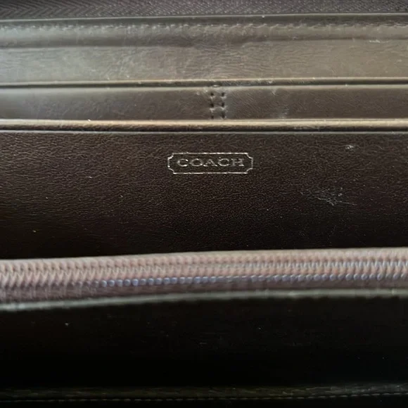 COPY - Coach wallet. - Picture 4 of 5